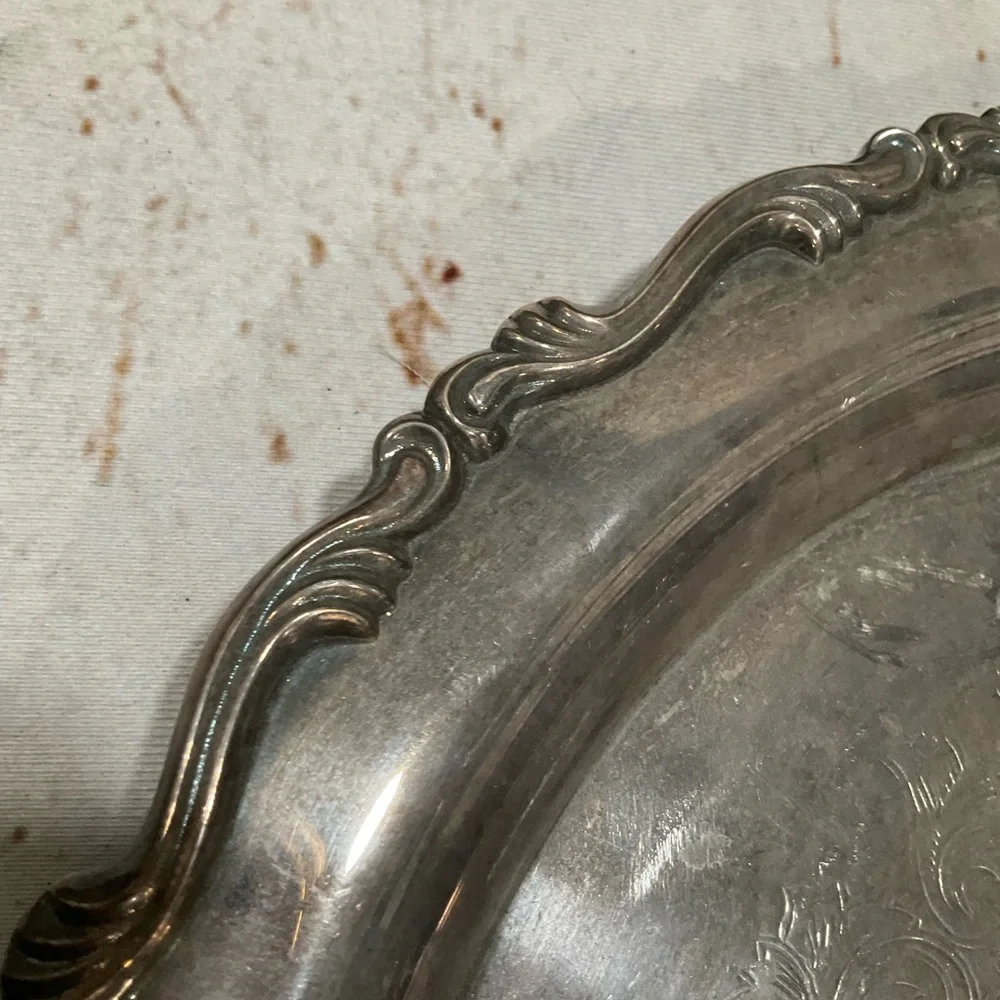 VINTAGE ONEIDA SILVER‎ PLATED ROUND SERVING TRAY